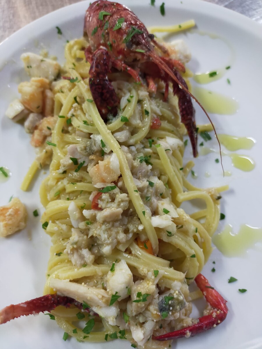 Tagliolini Di Pasta Fresca Allo Scoglio Di Lago