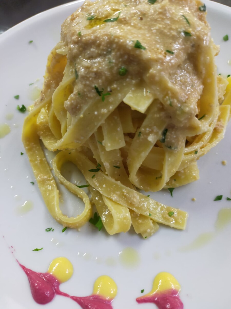 Tagliolini Di Pasta Fresca Con Uova Di Carpa